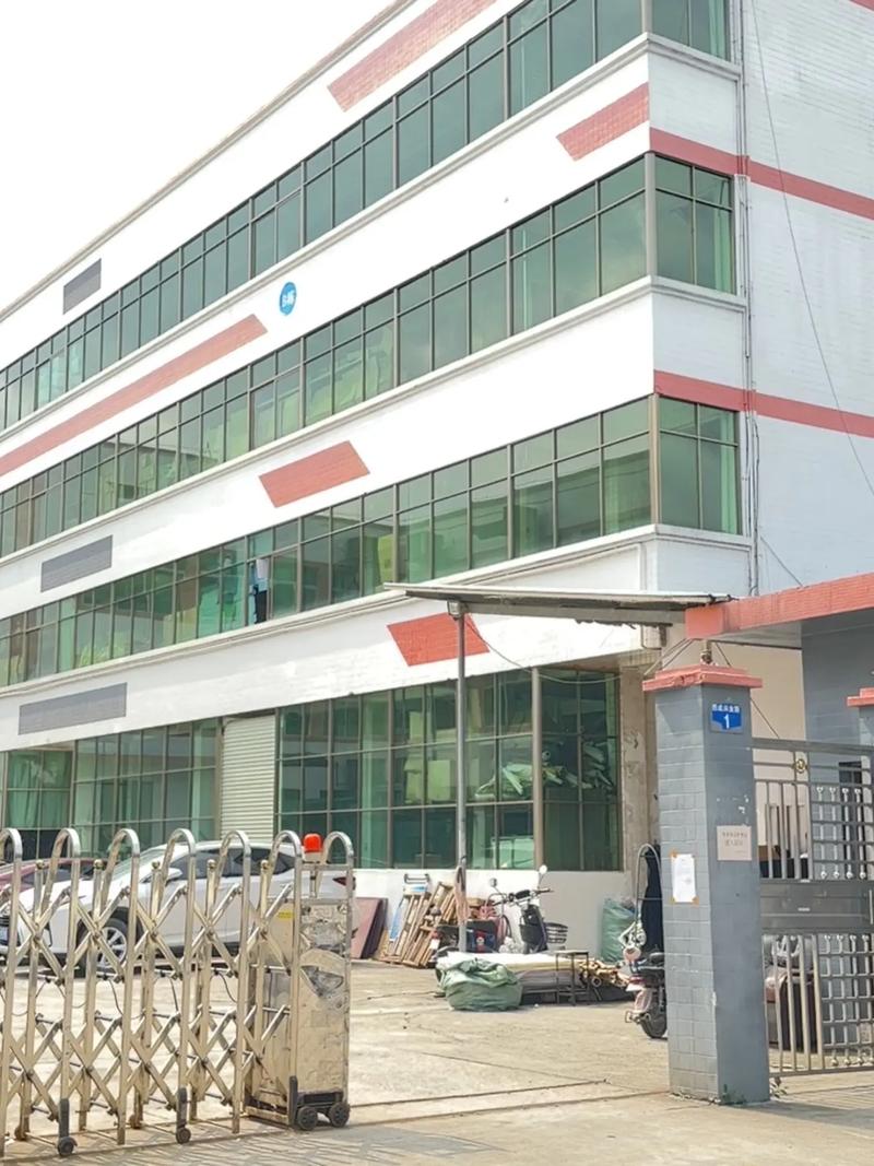 不通過中介 工廠門口安排 26/小時 廠里住廠里吃滿月26